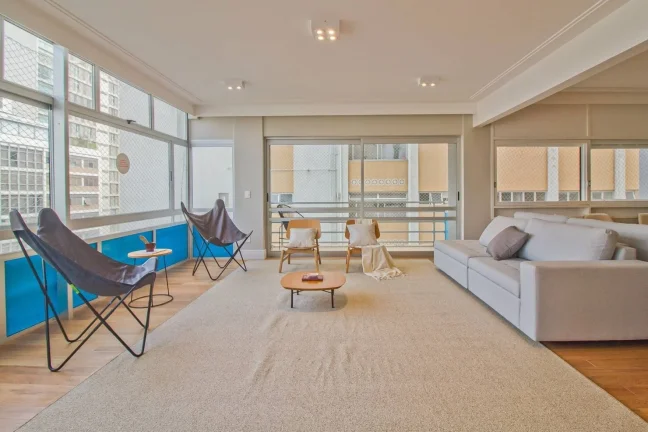 Imagem Apartamento 210M², 2Q, 1 Suíte, 2 Banheiros, 1 Vaga, Varanda, Academia, Salão de Festas, Playground, Jardim.
