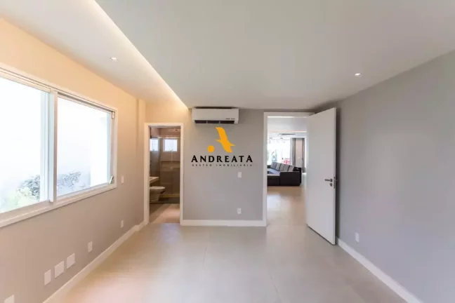 Imagem Barra da Tijuca - Condominio Novo Leblon - Vendo magnifica mansão de alto padrão! (IMÓVEL ENCONTRA-SE ALUGADO POR R$40.000,00).