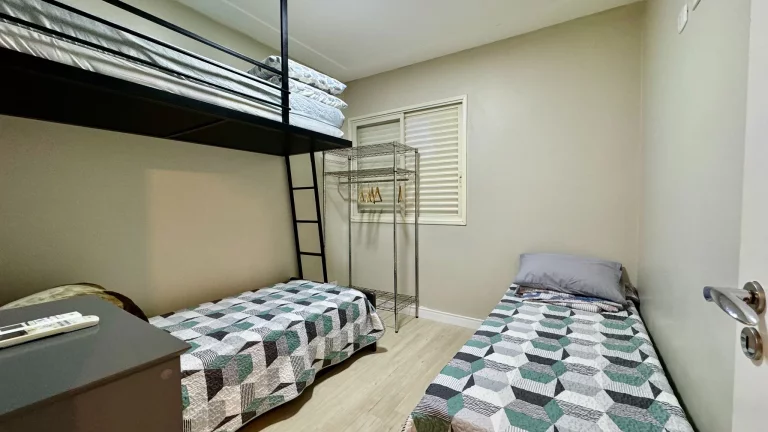 Imagem Imperdível: Apartamento à Venda em Riviera de São Lourenço Módulo 06 3 Quartos, 1 Suíte, 2 Salas, 2 Vagas de Garagem, 104m² Área.