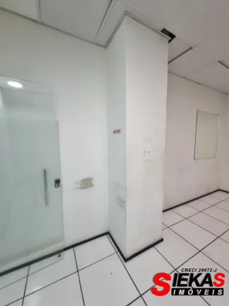 Imagem Galpão comercial de alto padrão em Vila Gomes Cardim, São Paulo-SP: 4 salas, 10 banheiros, 6 vagas de garagem, 6.100m² de área