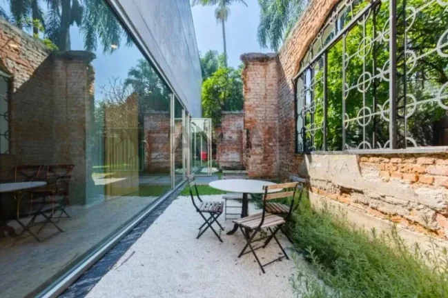Imagem Oportunidade única: Casa de Alto Padrão no Jardim Europa, São Paulo-SP, com 4 quartos, 4 suítes e 8 vagas de garagem!