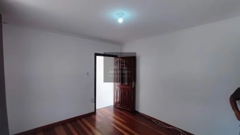 Imagem ESPAÇO e Conforto! Casa Ampla 2 Dorms. Vila Marari, Quintal Gigante (300m²) e Armários.