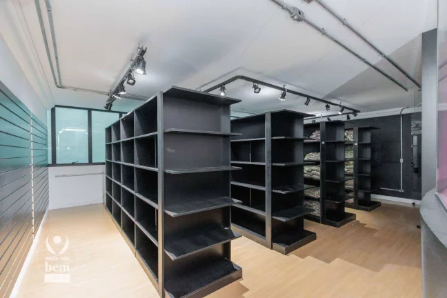 Imagem Ampla sala de 108 m² com mezanino, ótima localização à venda por R$ 790.000 - Centro - Curitiba/PR