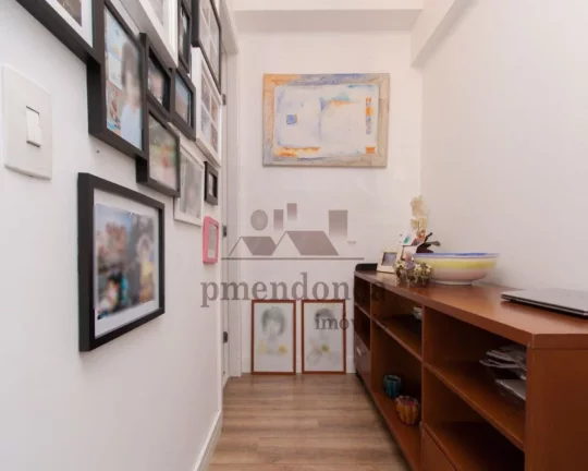 Imagem Apartamento excelente repleto de armários, com living para 02 ambientes, terraço, 03 dormitórios ...