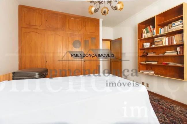 Imagem Belíssimo apartamento, amplo e bem distribuído, totalmente reformado, living para 02 ambientes, te...