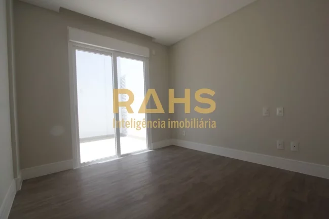 Imagem Buscando aquela cobertura nova com 4 suítes e 4 vagas de garagem? Essa é uma excelente opção par...