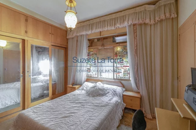 Imagem Apartamento charmoso com pé direito alto, ambientes amplos e muito iluminado. Ótima localização ...