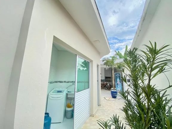Imagem Sobrado de Luxo à Venda em Condomínio na Morada da Praia, Bertioga-SP: 4 Quartos, 4 Suítes, 5 Banheiros, 4 Vagas, 370m².