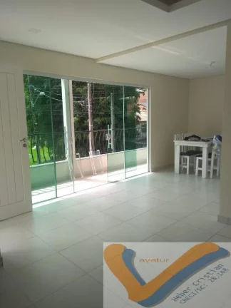 Imagem Prédio com 3 apartamentos