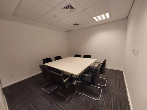 Imagem ALUGA-SE CONJUNTO COMERCIAL NO CENTRO EMPRESARIAL EM SÃO PAULO