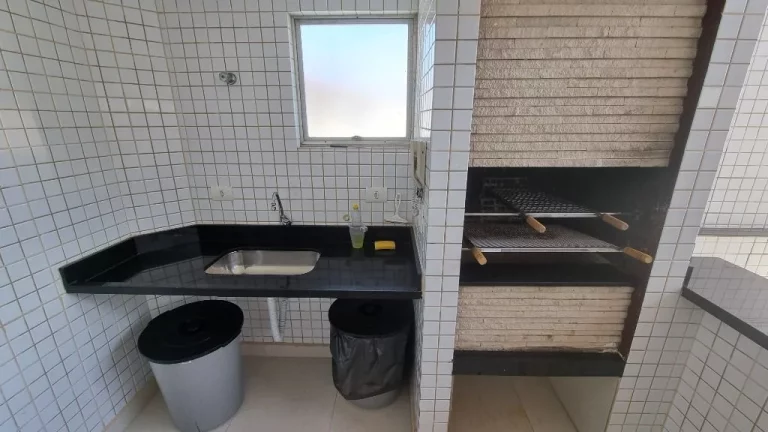 Imagem ÓTIMO APARTAMENTO NA PRAIA DE ASTÚRIAS, 3 DORMITÓRIOS. LAZER, 1 VAGA DE GARAGEM.