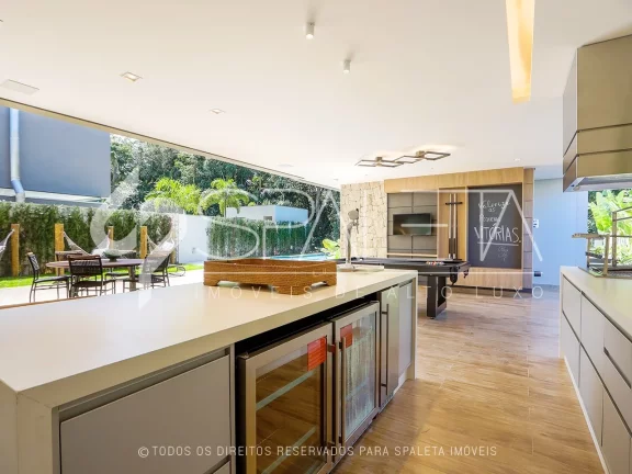 Imagem Residência incrível com arquitetura moderna à venda em Riviera de São Lourenço