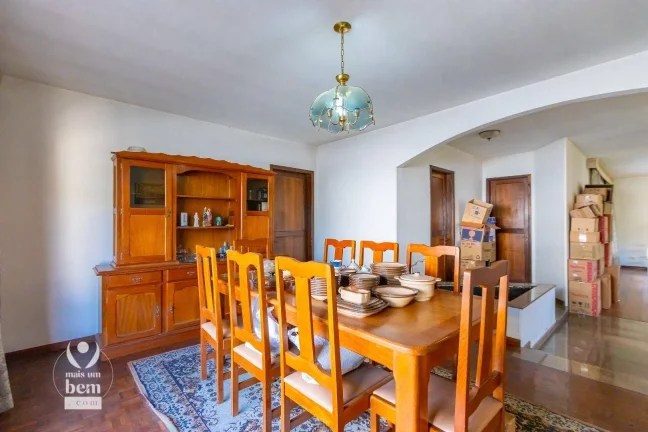 Imagem Casa Térrea averbada com 4 quartos à venda, 377 m² por R$ 1.690.000 - Capão da Imbuia - Curitiba/PR