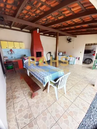 Imagem Ótima Residência Plana Com Piscina! Conforto e privacidade definem essa linda casa plana à venda ...