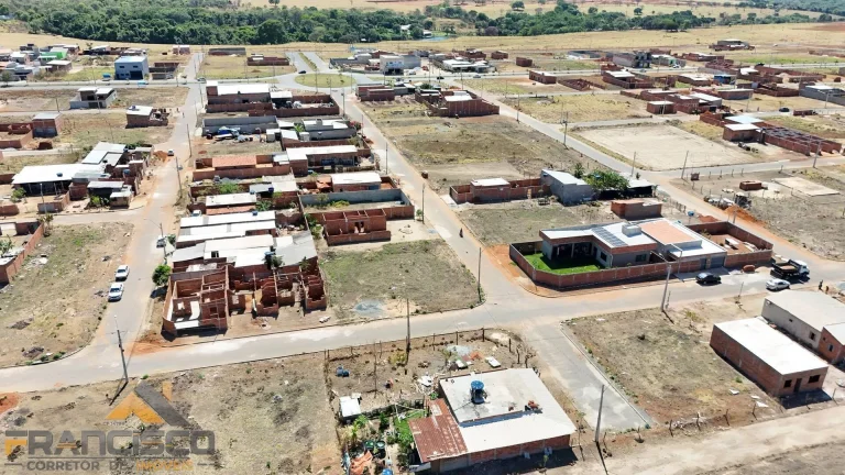 Imagem LOTE A PRESTAÇÃO PRÓXIMO AO CENTRO DE ABADIA