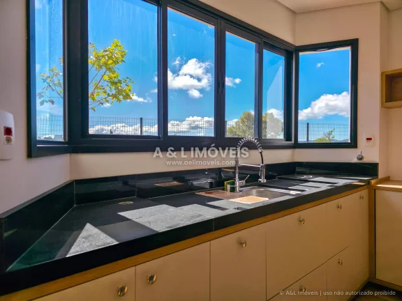 Imagem Residência 4 Suítes Nova com Vista Panorâmica em Condomínio Fechado Capivar