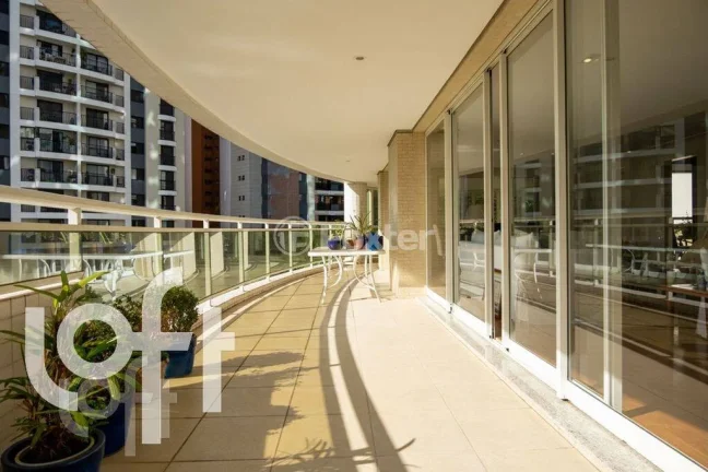 Imagem Apartamento Alto da Lapa - 366M², 4 Dorms, 4 Suítes, 5 Vagas, Varanda.