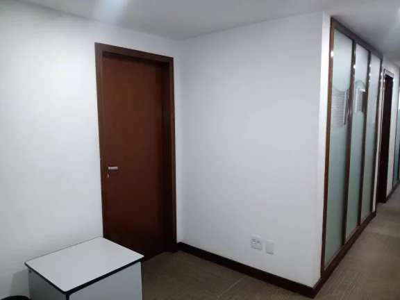 Imagem À VENDA E LOCAÇÃO - EXCELENTE ANDAR COMERCIAL NO CENTRO RJ