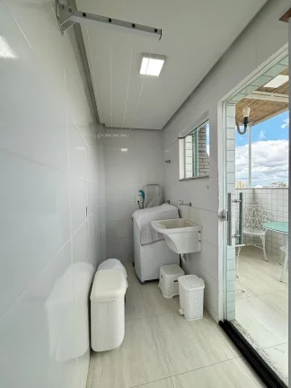 Imagem Apartamento à venda em Vitória da Conquista-BA, bairro Candeias: 2 quartos, 1 suíte, 2 salas, 2 banheiros, vaga de garagem!