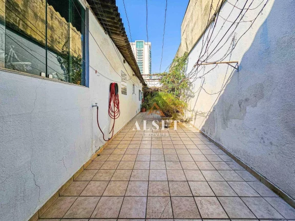 Imagem Sobrado em rua tranquila com 3 dormitórios e edícula na Vila Carrão