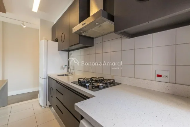 Imagem Com 83,60m² de área útil, este apartamento oferece ambientes integrados e climatizados que aliam ...