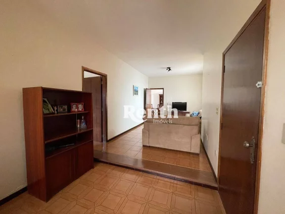 Imagem Casa com 4 dormitórios, por R$ 820.000 - Vila Aparecida - Rio Claro/SP