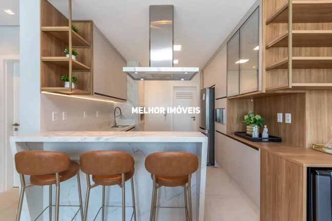 Imagem Apartamento à venda com 4 quartos sendo 2 suítes e 2 vagas de garagem localizado em Balneário Camboriú