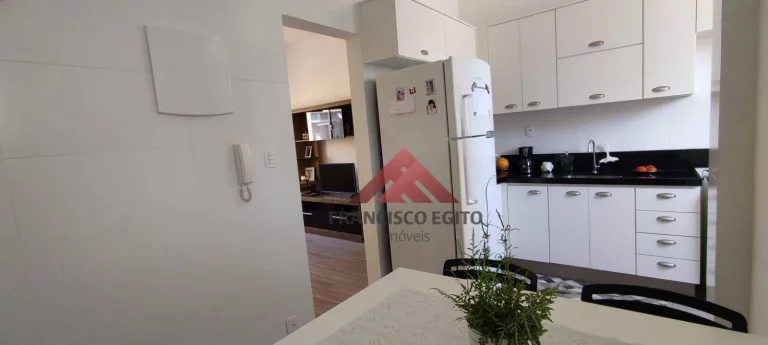 Imagem Apartamento próximo ao Abel, todo reformado, 2 lances de escada. Condomínio barato.