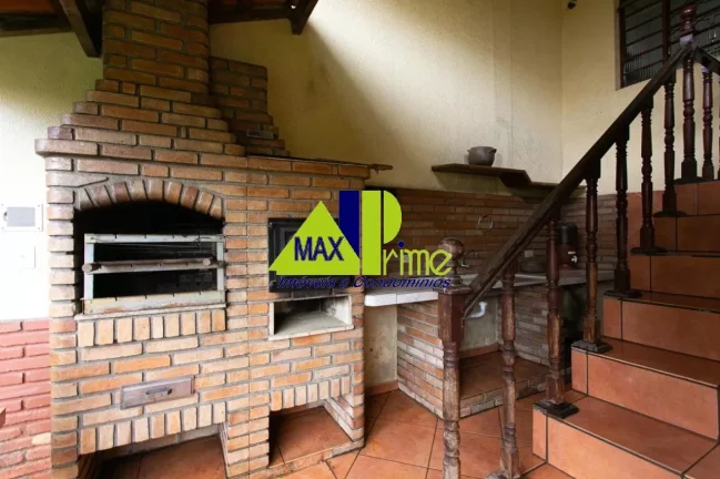 Imagem Casa para locação na Vila Granada, São Paulo-SP: 6 quartos, 1 suíte, 2 salas, 3 banheiros, 9 vagas de garagem, 300m²