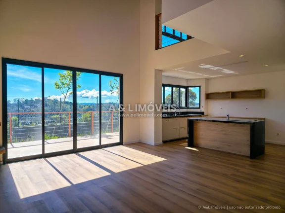 Imagem Residência 4 Suítes Nova com Vista Panorâmica em Condomínio Fechado Capivar