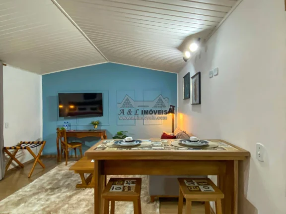 Imagem Studio à Venda em Campos do Jordão — Jaguaribe, Mobiliado e com Jardim