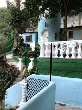 Imagem Casarão histórico estilo castelo, luxo e Requinte