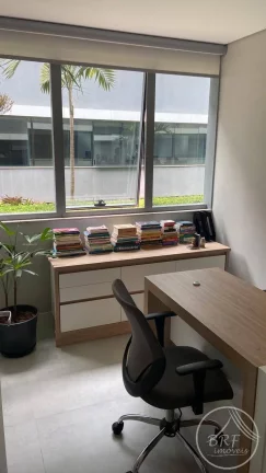 Imagem Sala Comercial Alto Padrão no Square SC –Completa e Mobiliada