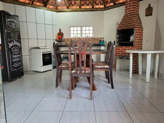 Imagem Vendo excelente Casa com 2 quartos e 2 banheiros, na Estância Turística de São Pedro – SP