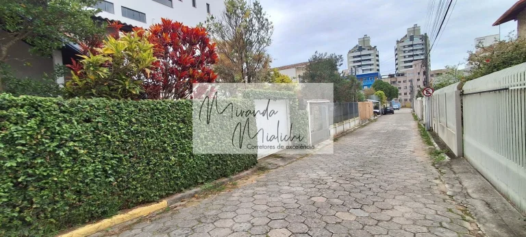 Imagem Terreno em Trindade ideal para empreendimento