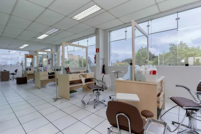 Imagem Prédio comercial mobiliado para investidor com 394,96m2 em Santa Felicidade em Curitiba