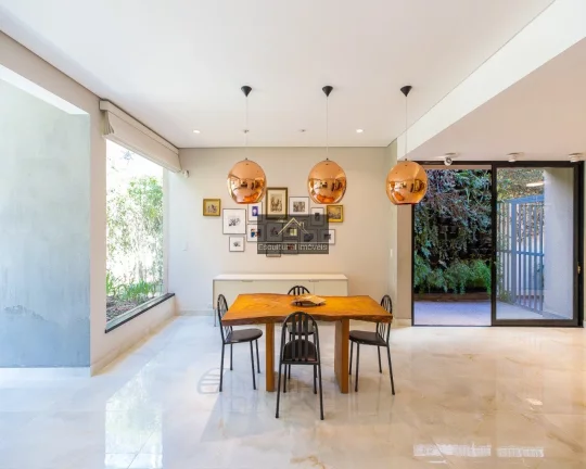 Imagem CAMPO BELO SOBRADO ALTO PADRÃO RECÉM-REFORMADO 425,00 M 4 SUÍTES DUPLEX COPA COZINHA LAREIRA PORCELANATO ÁREA GOURMET PISCINA 4 VAGAS RUA TRAQUILA