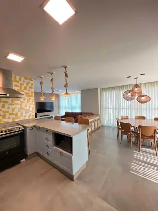 Imagem Apartamento mobiliado com 4 dormitórios sendo 3 suítes e 3 vagas no Centro de Balneário Camboriú