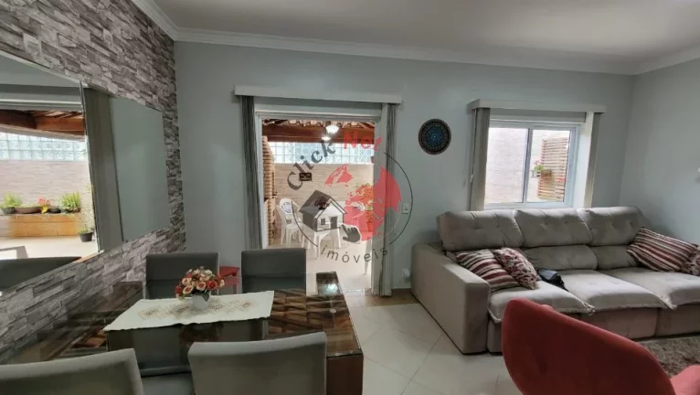 Imagem Lindo sobrado à venda, reformado recentemente e pronto para morar no bairro Demarchi, São Bernardo do Campo com 3 dormitórios, sendo 1 suíte, 2 vagas, 100 m².