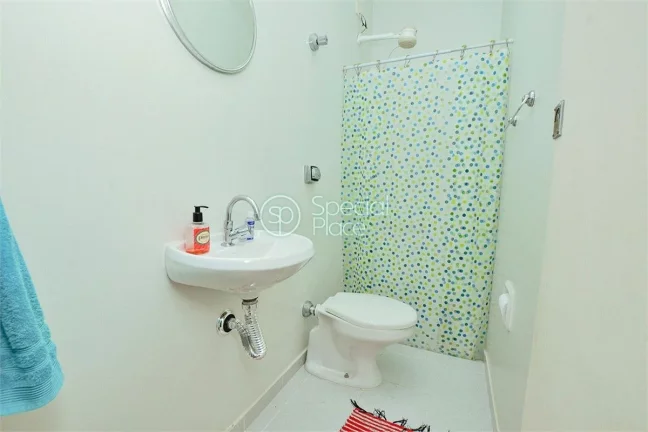 Imagem Lindo apartamento com 113m2, 2 dormitórios e 1 vaga na garagem. Living para dois ambientes, piso em...