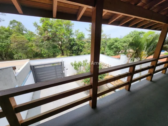 Imagem Imóvel espaçoso para comprar, confira esta ótima opção com 5 quartos, sendo 1 suíte, e 3 banhe...