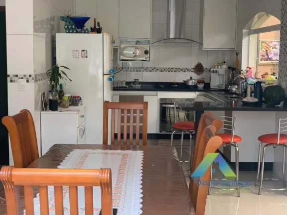 Imagem Sobrado alto Padrão, 5 suites,5 vagas de garagem área gourmet excelente localização.