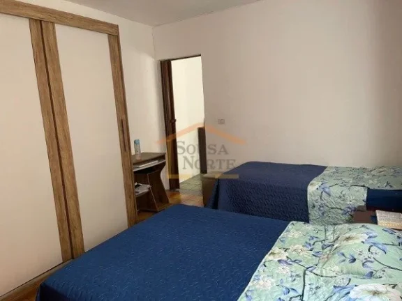 Imagem 1ª casa: 2 quartos, sala, cozinha, banheiro, lavanderia
1 vaga na garagem, 144m².

2ª casa: 2 qua...