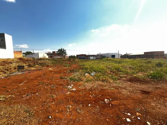 Imagem Terreno residencial para venda em Jardim Adelinha, 200m2