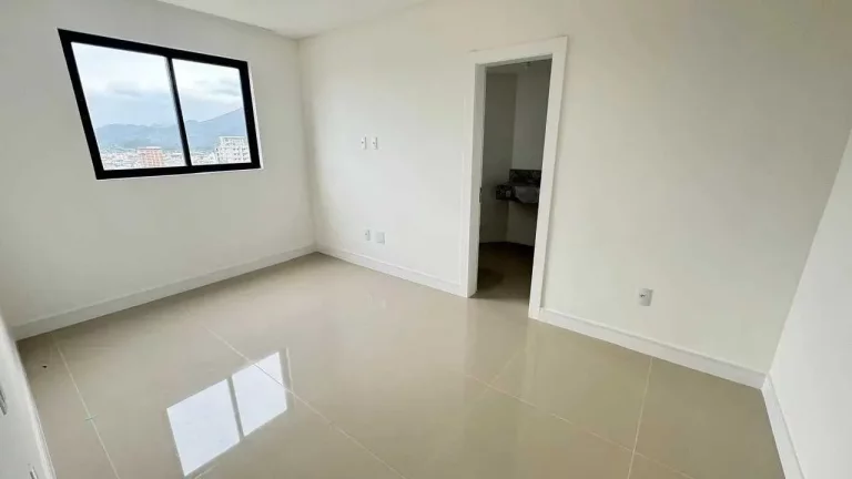 Imagem Apartamento com 3 suítes e 2 vagas de garagem em - Meia Praia, Itapema/SC