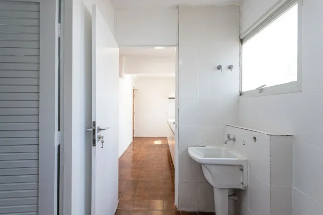 Imagem Apartamento 121M², 3Q, 1 Suíte, 2 Banheiros, 1 Vaga, Academia, Piscina, Salão de Festas, Churrasqueira, Playground, Quadra, Espaço Gourmet.