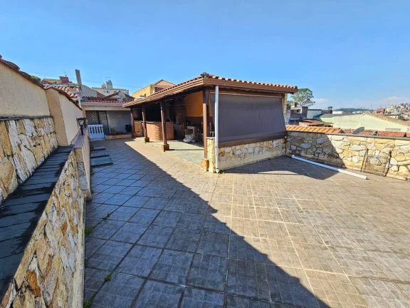 Imagem Casa com Corredor Lateral 197 m² 2 Dormitorios e 2 Vagas de Gargens
