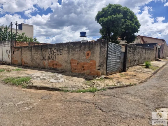 Imagem Lote para Venda em Goiânia, Vila Regina