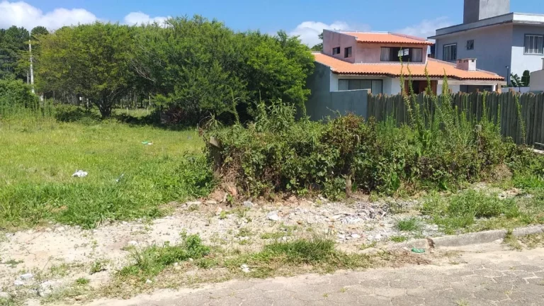 Imagem Terreno à venda em Garopaba-SC, no bairro Pinguirito, com 265,00 m² - Imperdível!