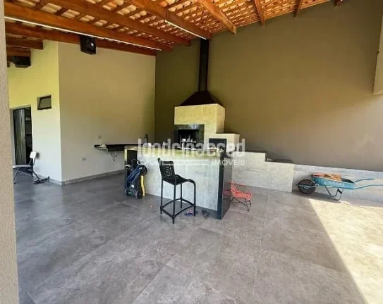 Imagem Sobrado de alto padrão em Cambé: 3 suítes, piscina aquecida, casa de visitas, pomar, energia solar e 3.000m² de terreno amplo